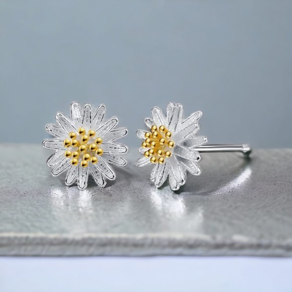 NKULTD Jewelry - 🆕️ Solid S925 Sterling Silver Daisy Delights Stud Earrings